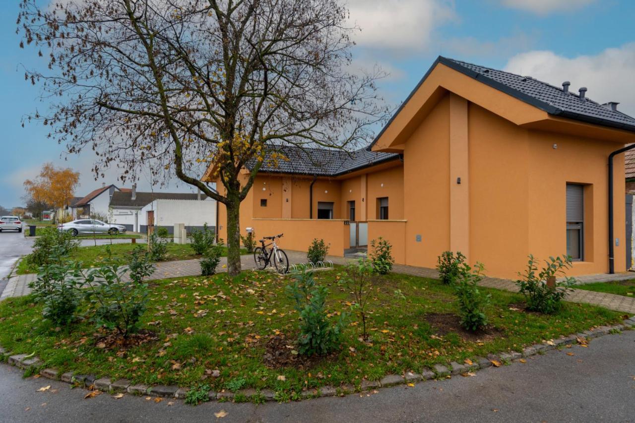 Pension Pannonia Парндорф Экстерьер фото