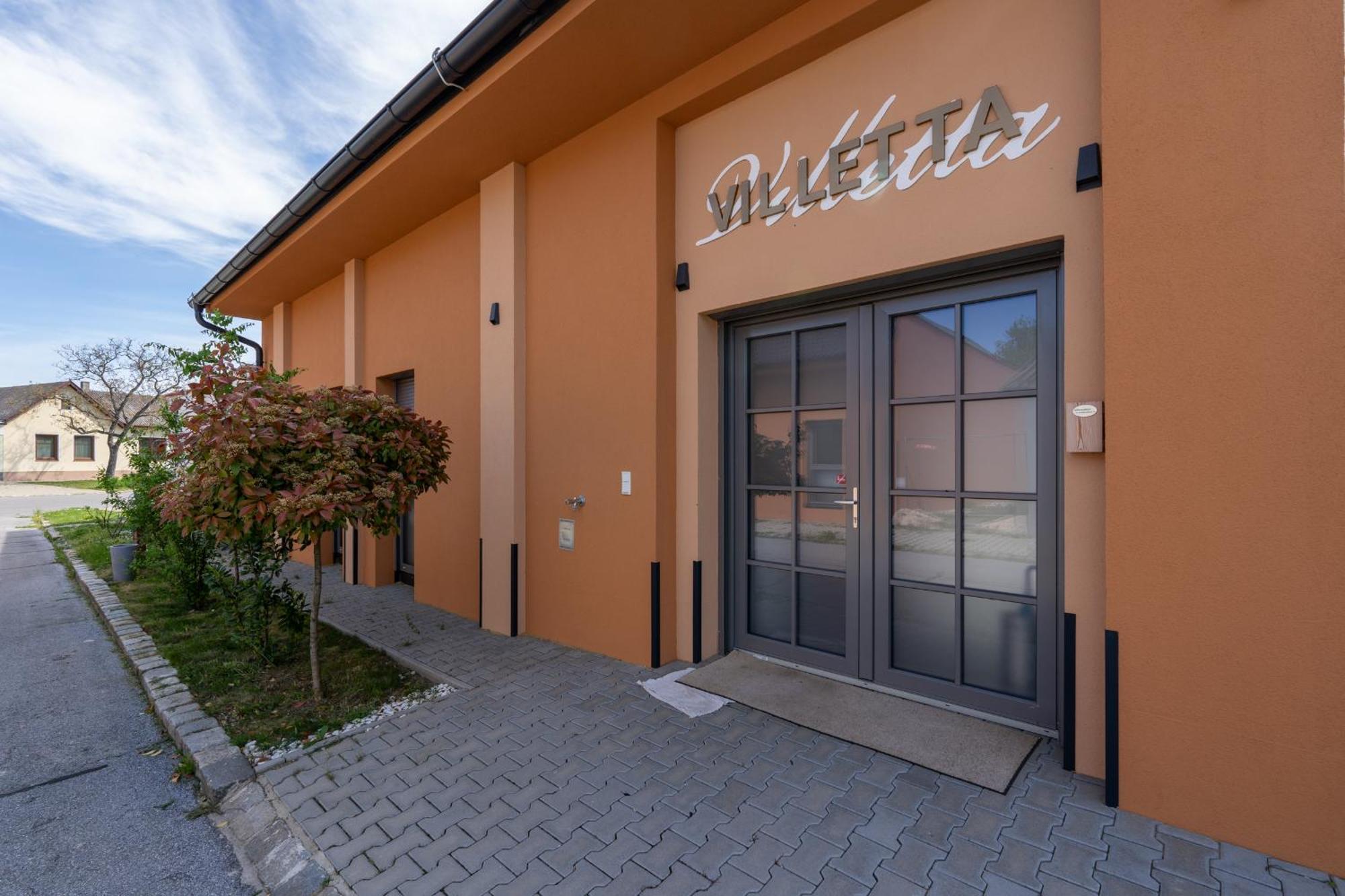 Pension Pannonia Парндорф Экстерьер фото